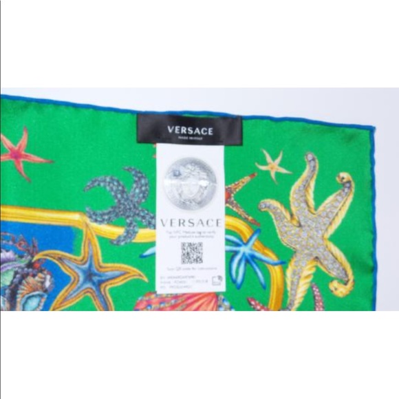 VERSACE TRESOR DE LA MER PRINT SILK SCARF SIZE OS - Picture 9 of 12